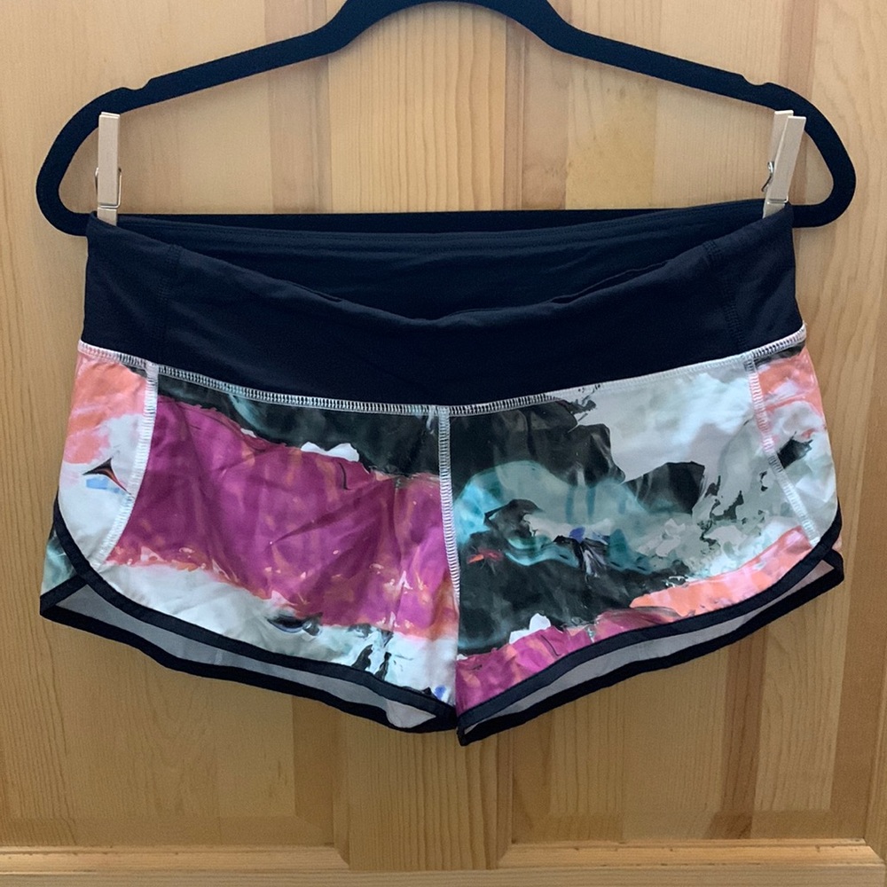 EUC. Lululemon Shorts. Medium.